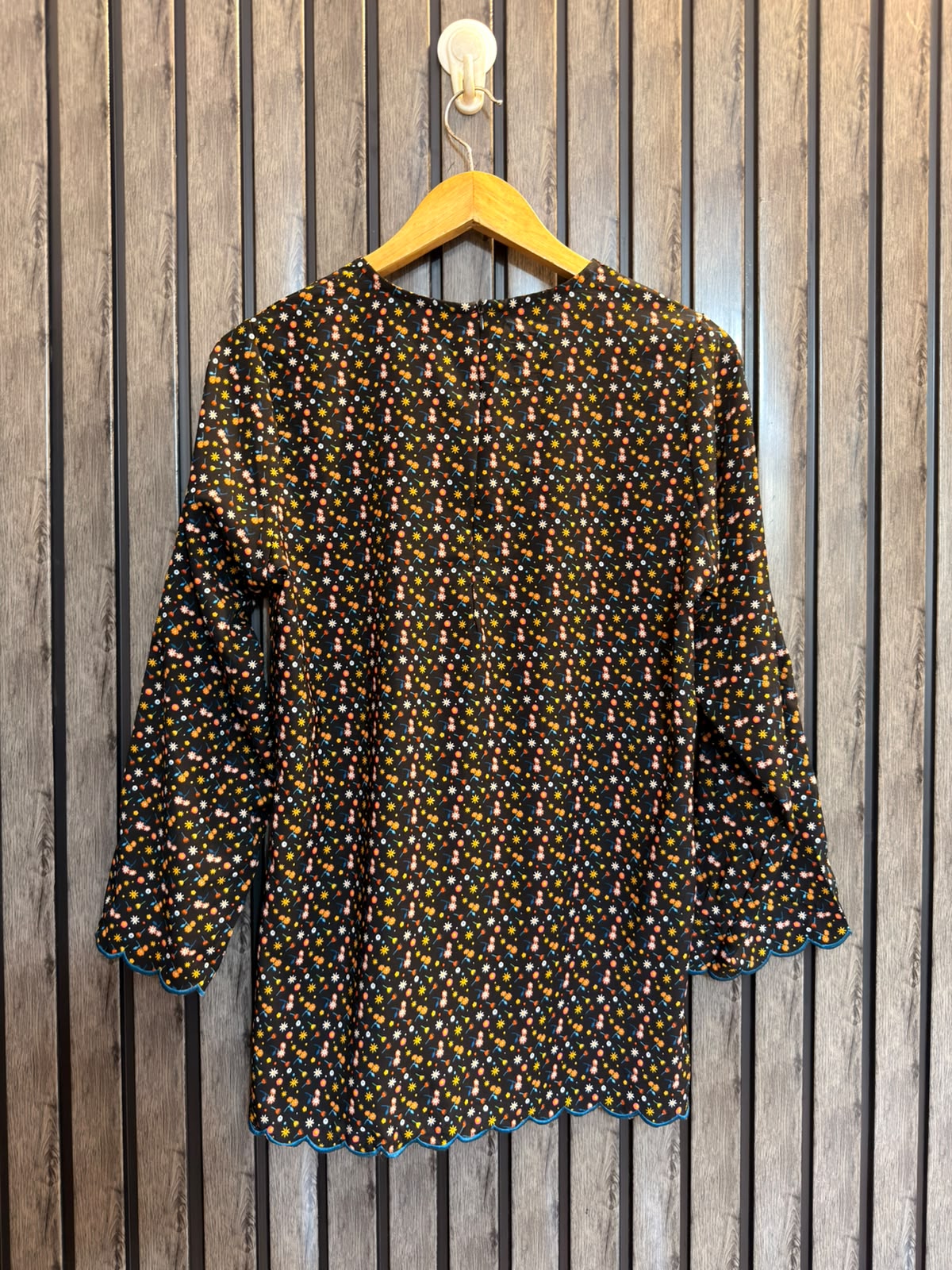 Chest 18  Lenght 26  Fabric silk Trendy Ladies' Casual Full Sleeve Top