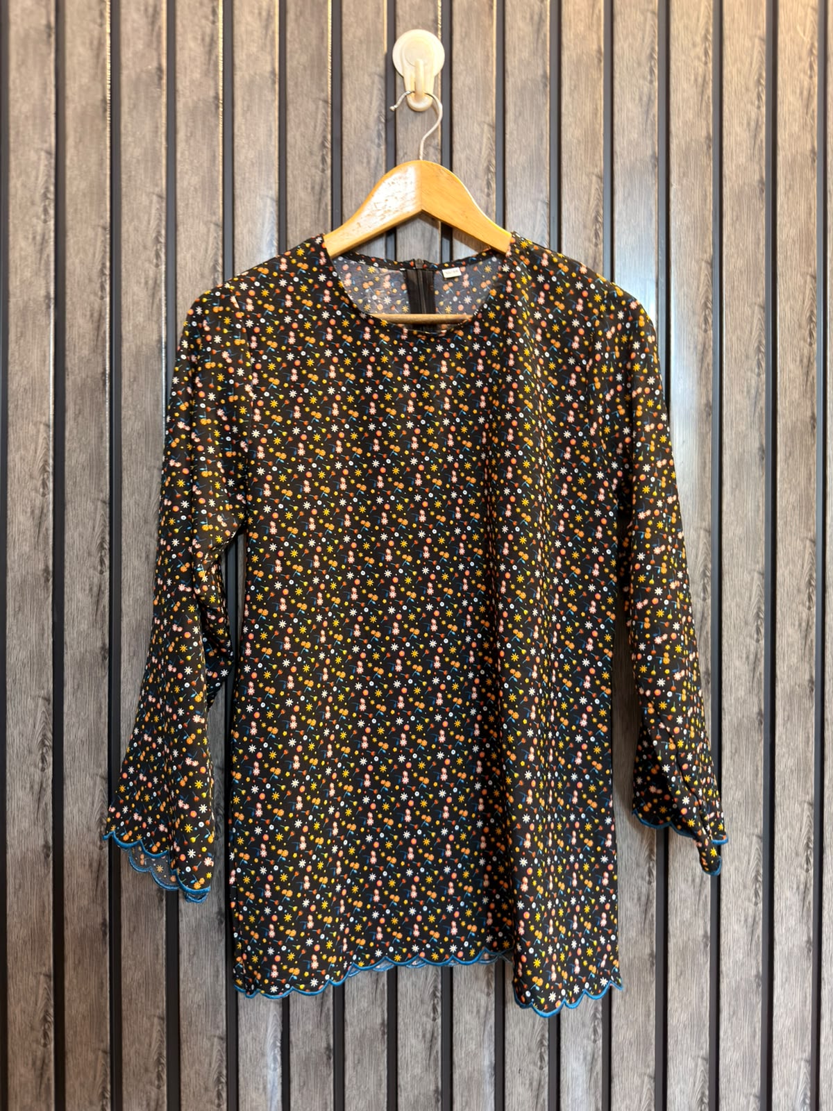 Chest 18  Lenght 26  Fabric silk Trendy Ladies' Casual Full Sleeve Top