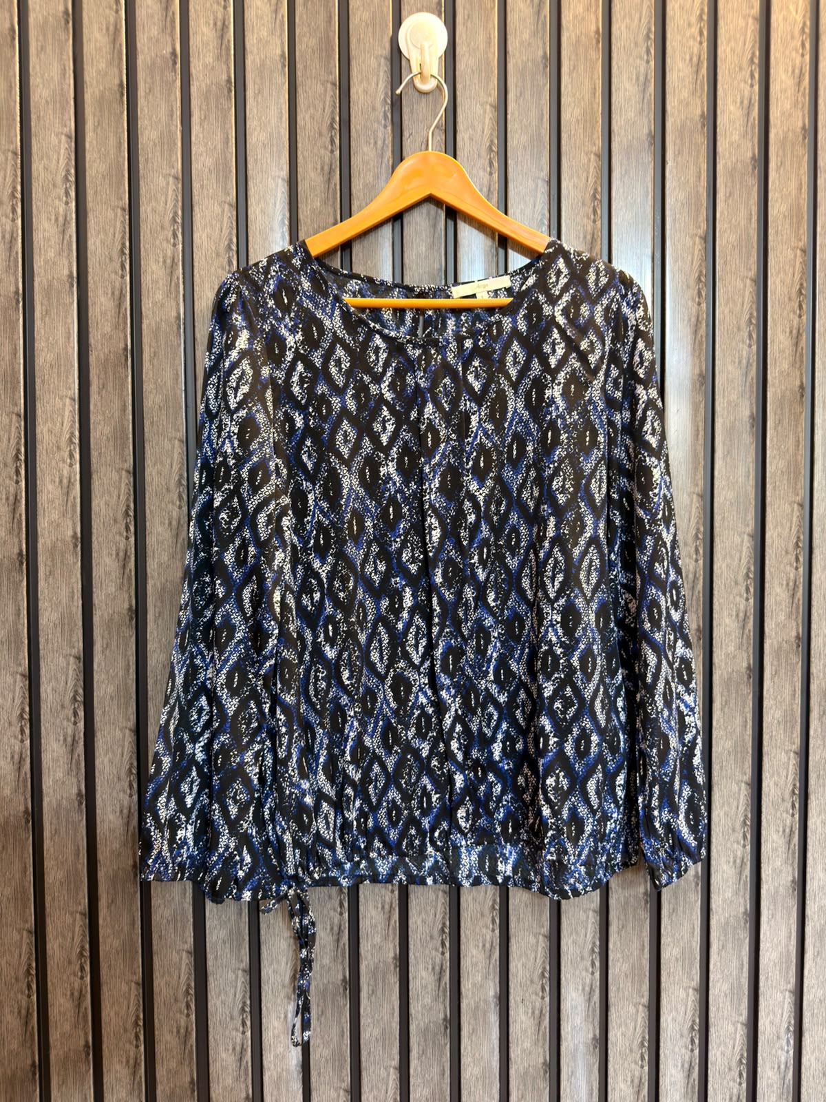 Chest 19  Lenght 24  Fabric silk Women's Smart Casual Full Sleeve Top
