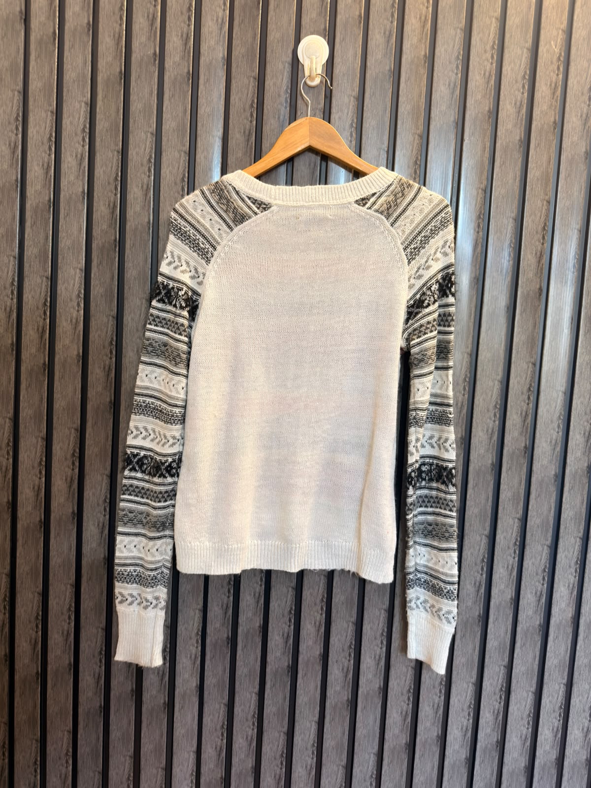 Chest medium  baggy style  Lenght 23 to 25 Premium Ladies Sweater
