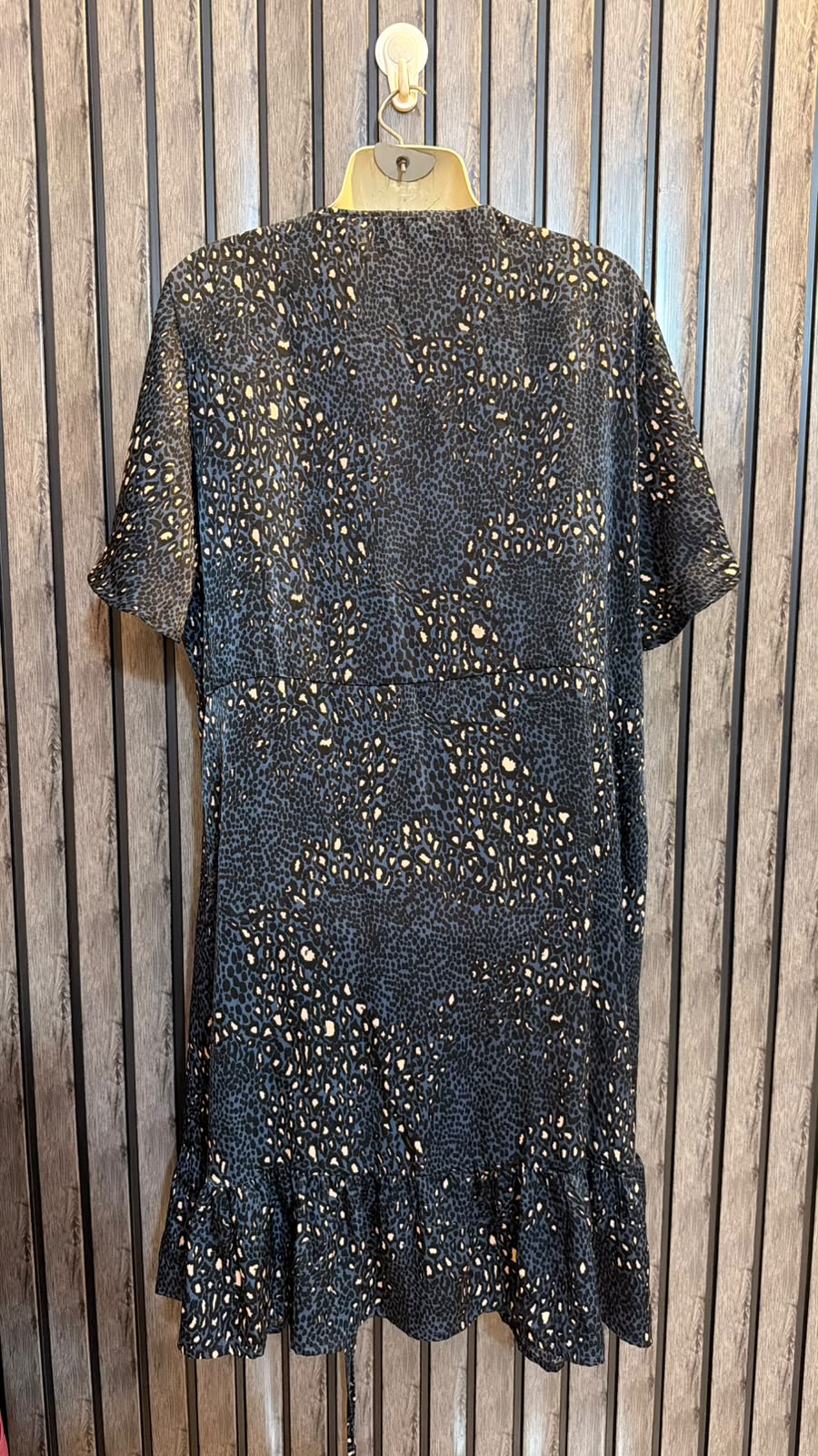 Chest 20  Lenght 38  Fabric silk Chic Dresses for Women