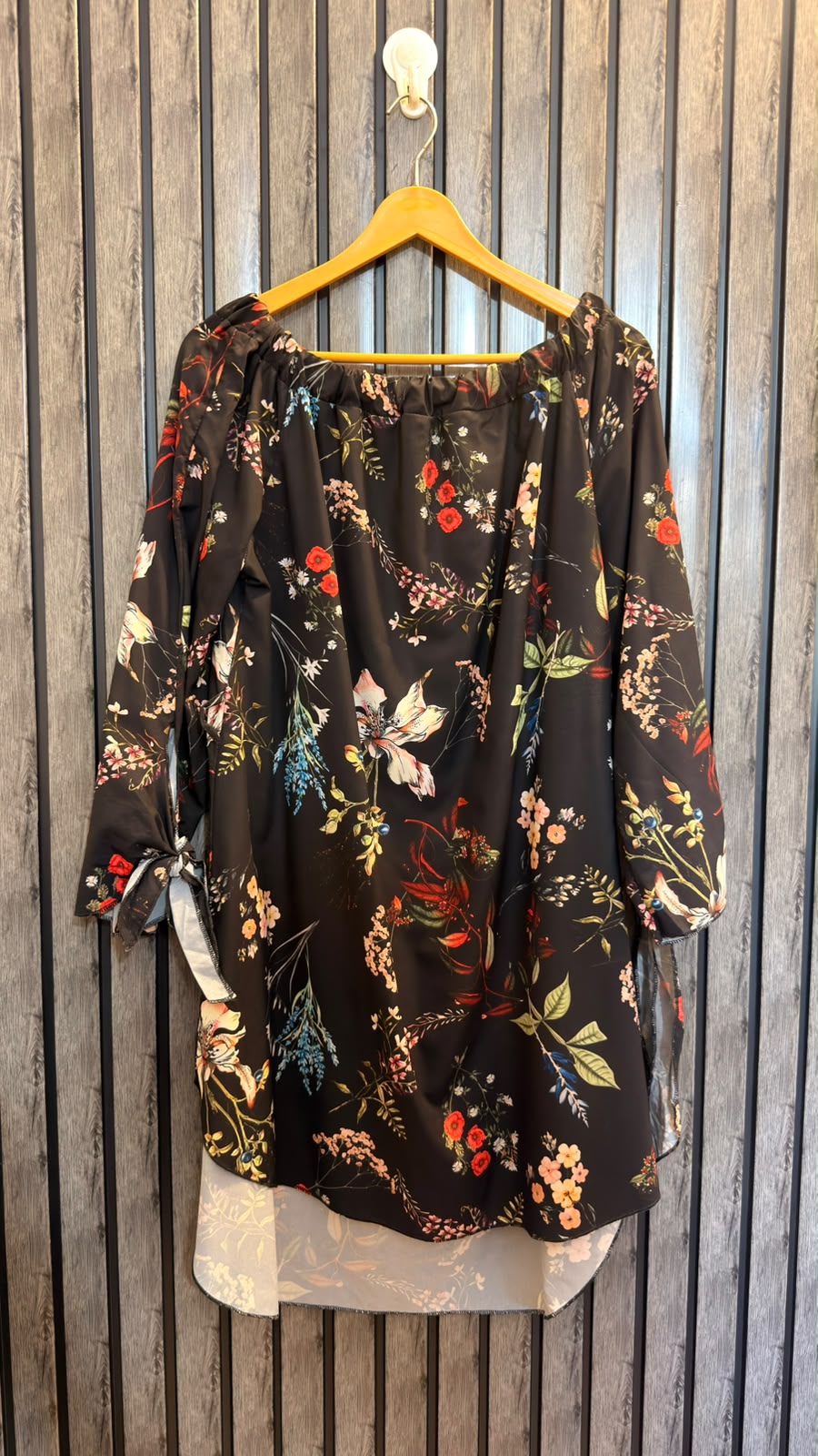 Chest 21  Lenght 32 to 35  Fabric silk jersey Women’s Everyday Casual Long Top