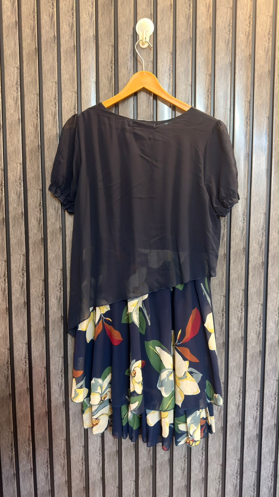 Chest 19  Lenght 35  Fabric chiffon Women’s Designer-Inspired Long Top