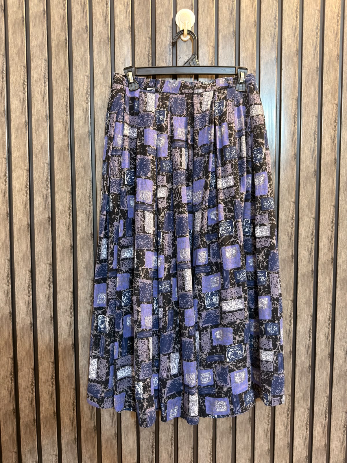Waist 36  Lenght 32  Fabric cotton silk Stylish Ladies Skirts
