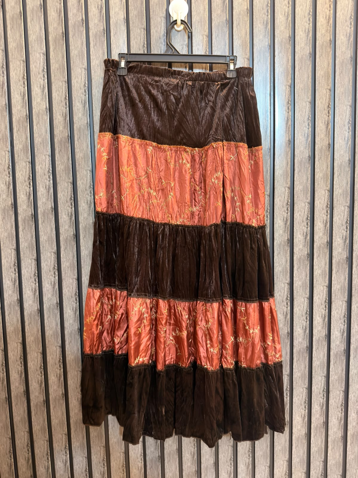 Waist 34  Lenght 36  Fabric valvet  and silk Premium Women’s Skirts
