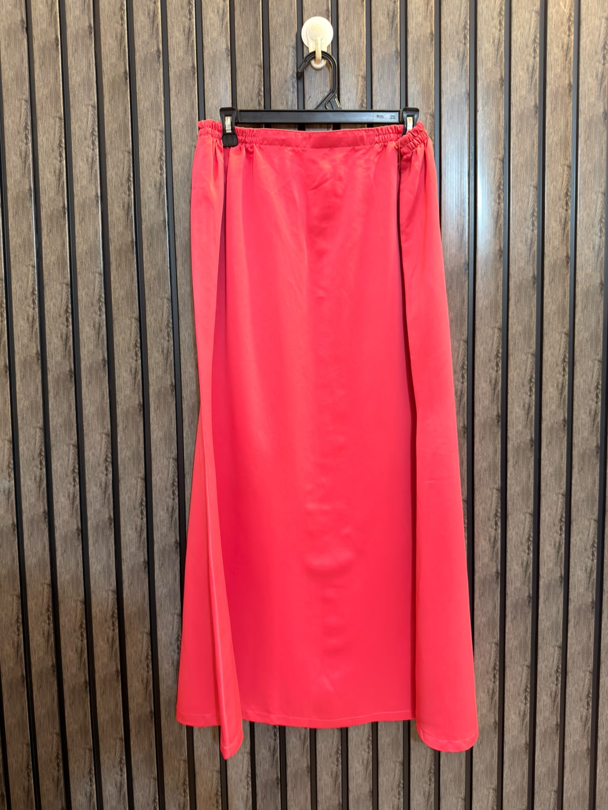 Waist 32  Lenght 37  Fabric silk Branded Ladies Skirts