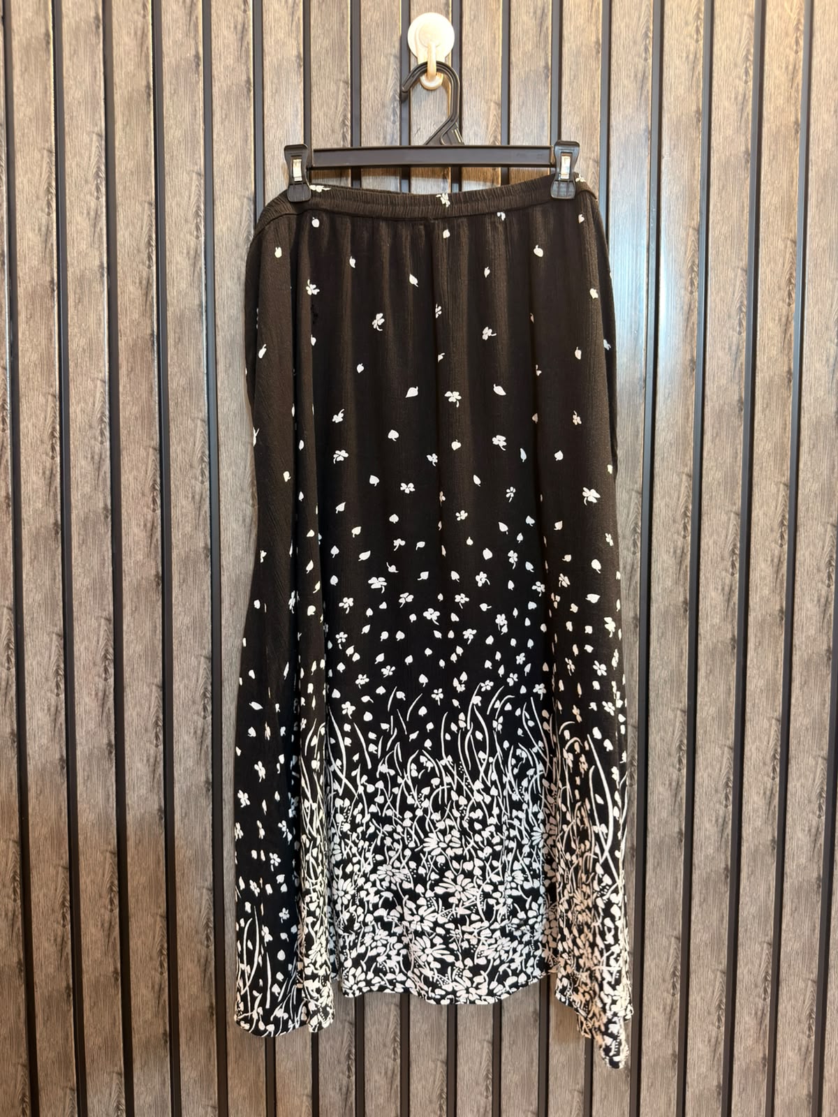 Waist 42  Lenght 33  Fabric Cotton Women’s Skirts