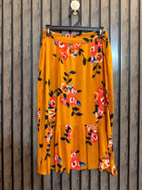 Waist 32  Lenght 26  Fabric Linen Stylish Ladies Skirt