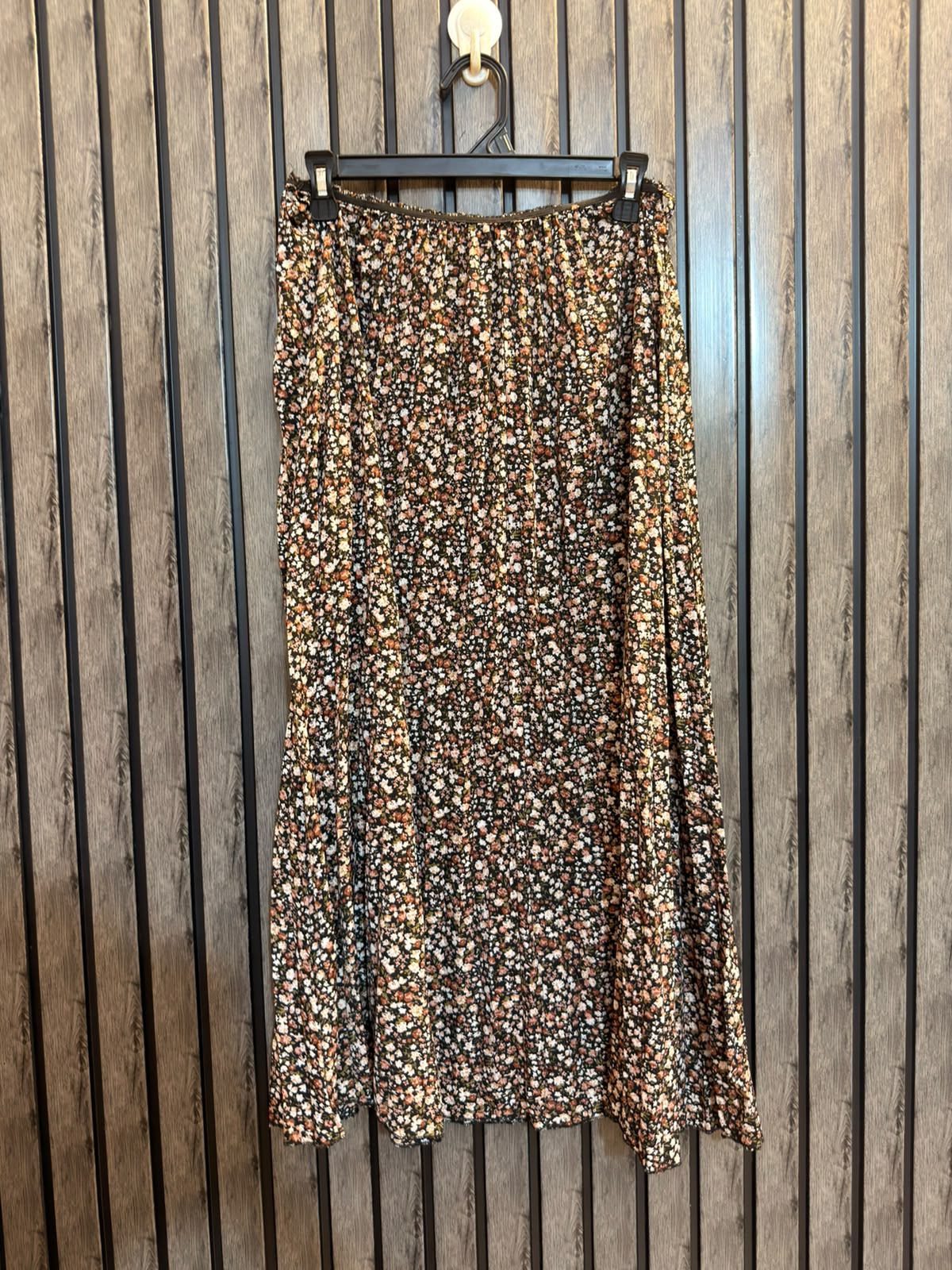 Waist 32  Lenght 32  Fabric Chiffon Girls Western Skirt