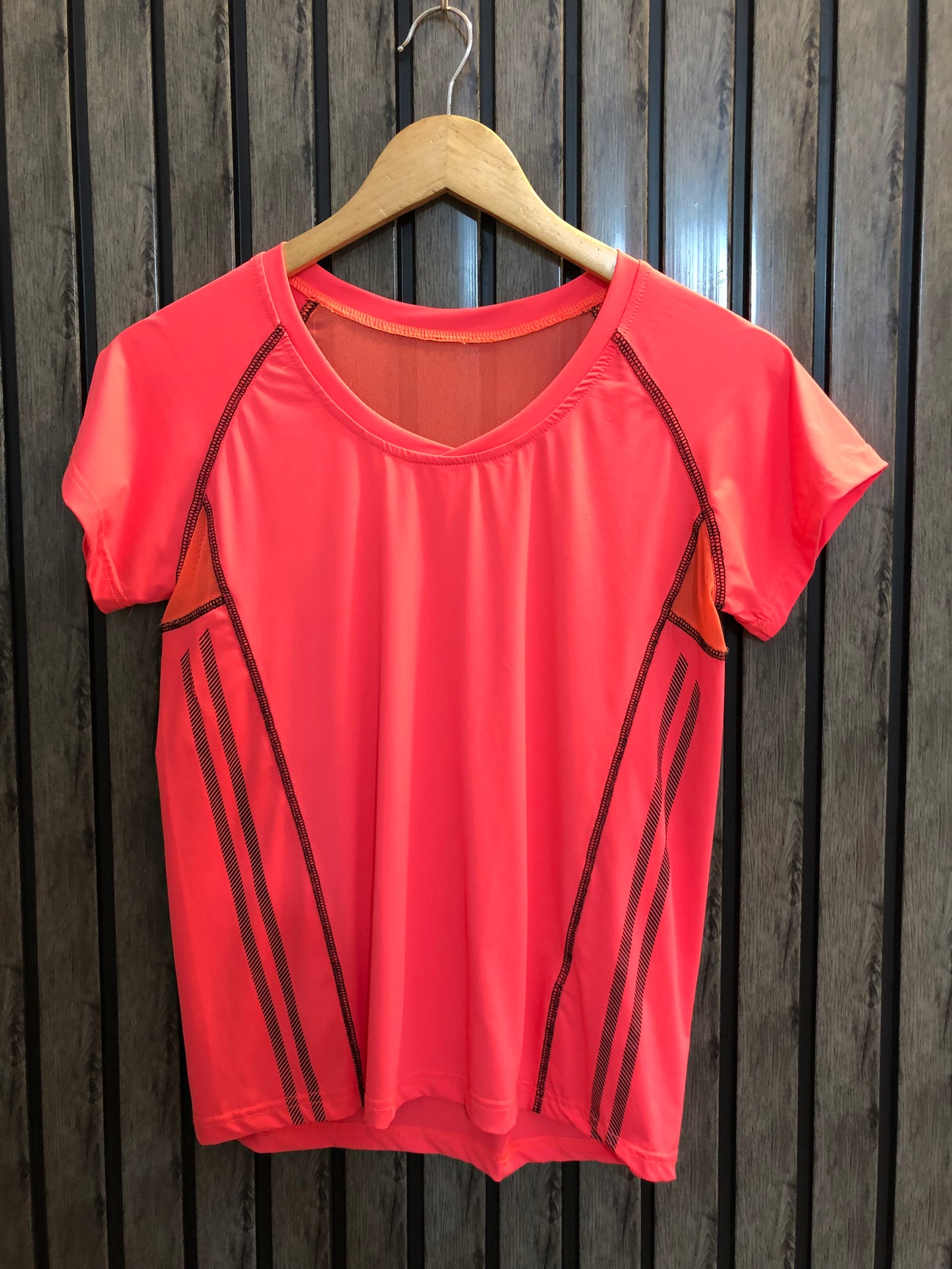 Chest 19  Length 21 Imported Branded Western T shirt for Women in Pakistan