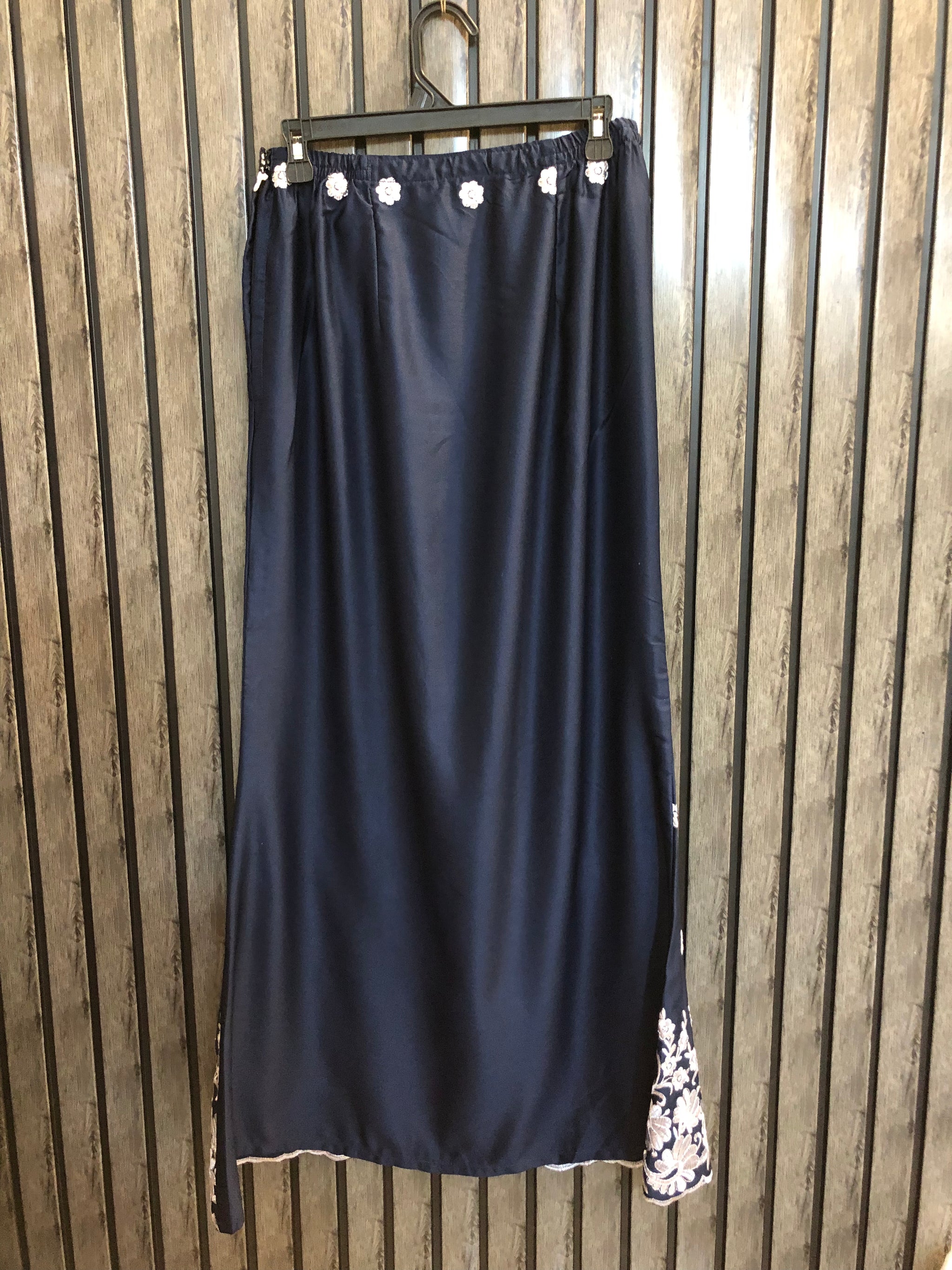 Waist 32  Length 40  Fabric Silk Western Skirts for Bold & Stylish Women