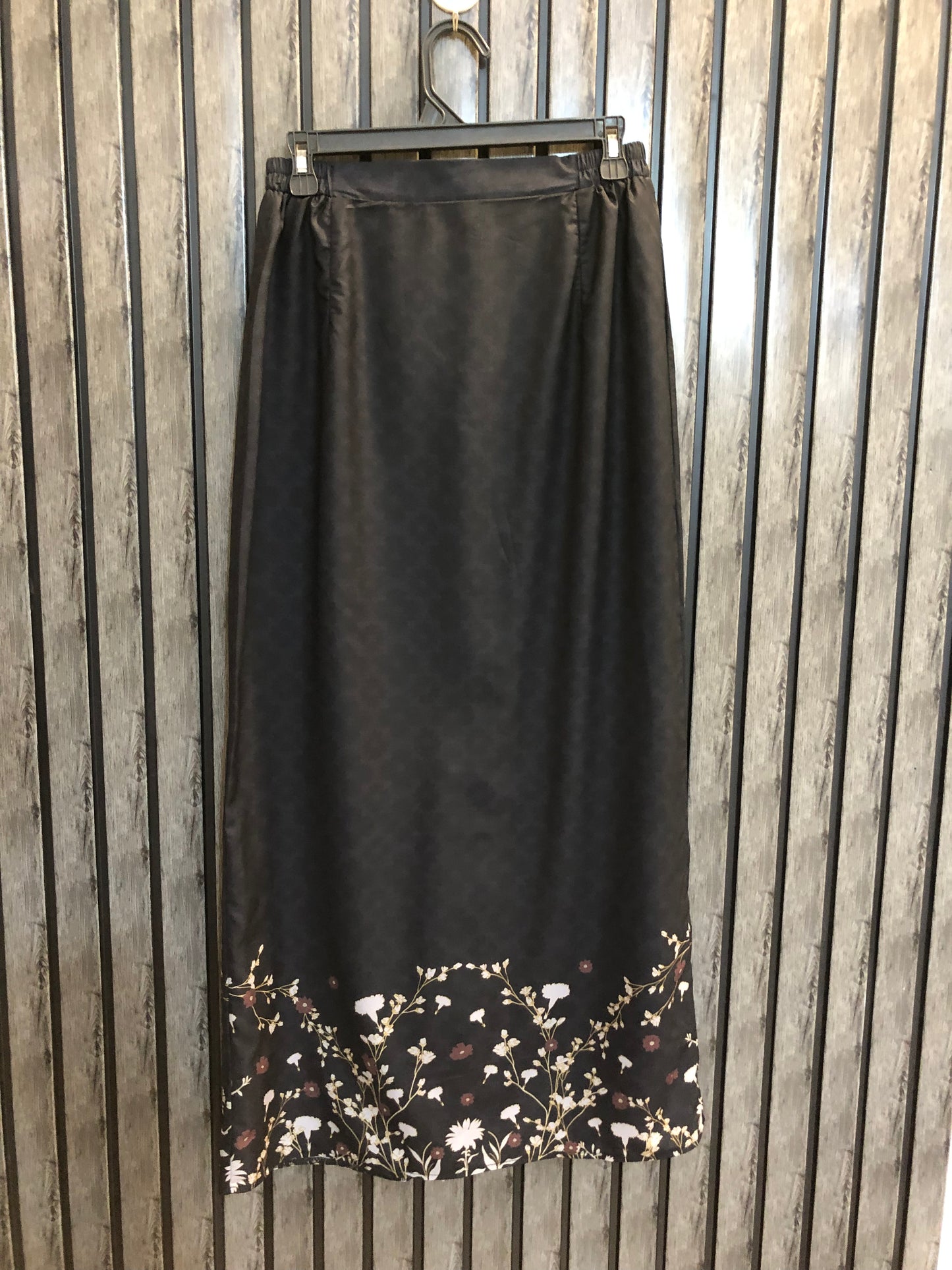 Waist 30  Length 37  Fabric Silk The Signature Western Skirt Store