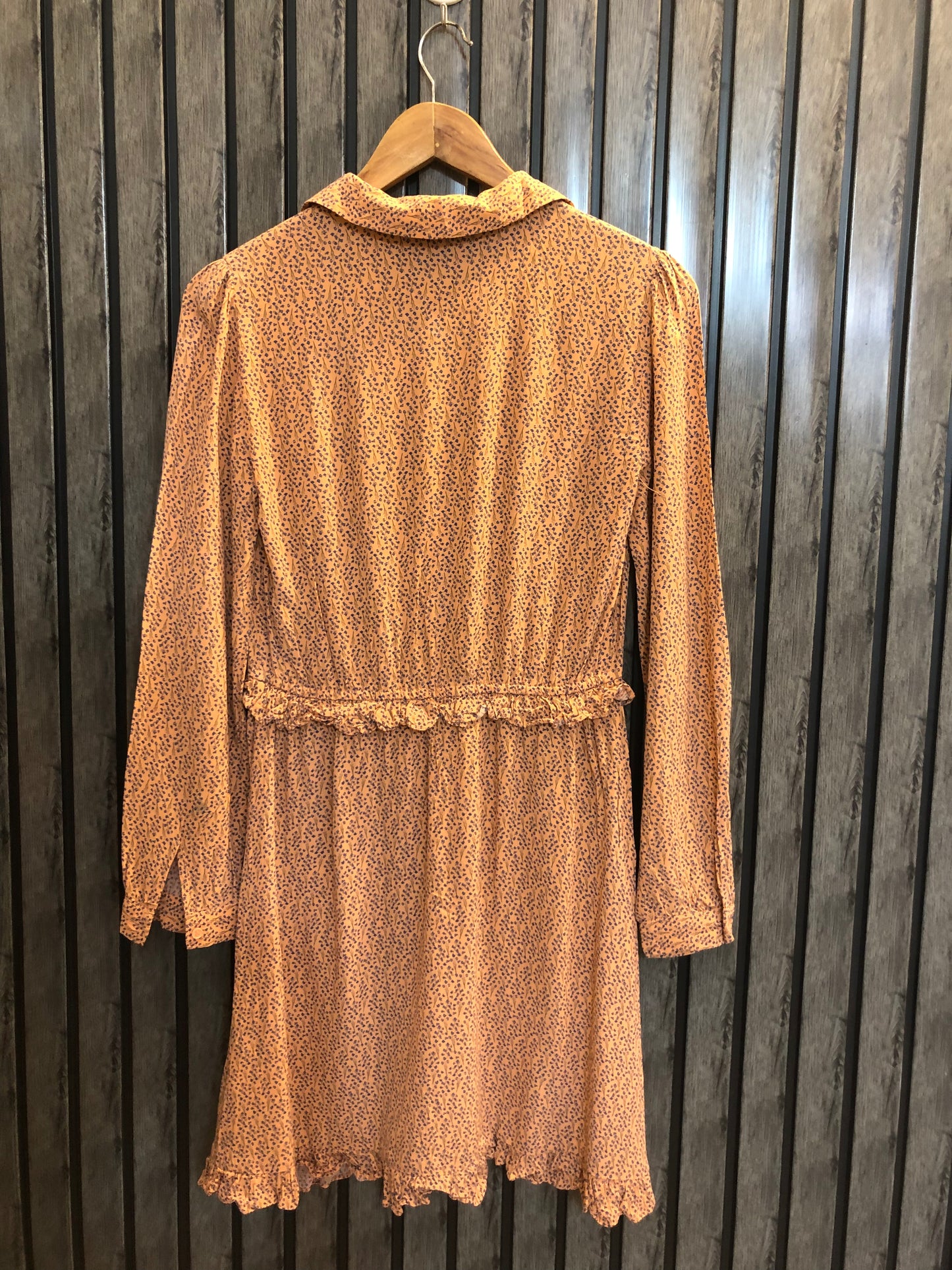 Chest 17  Length 33  Fabric Silk Fashion-Forward Western Long Tops