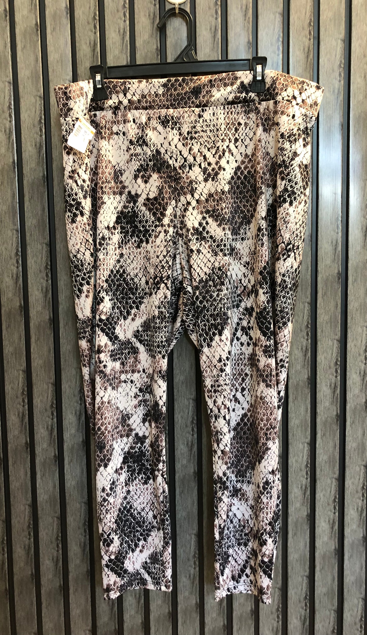 Waist 44 To 46  Length 35  Fabric Silk Jersey Sophisticated Western Brand Ladies Trouser