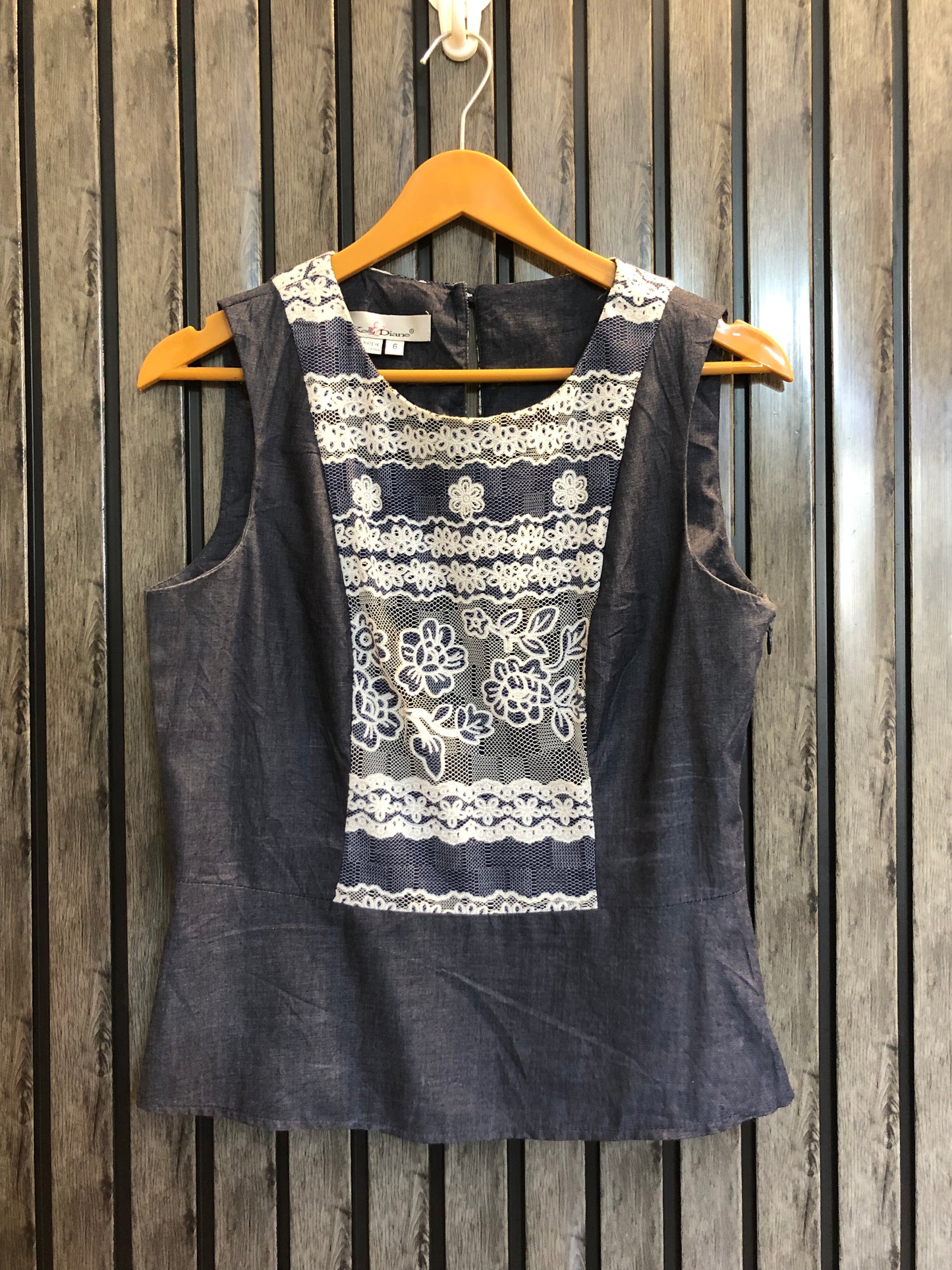 chest 18  lenght 21.5  fabric cotton silk Fresh Style Sleeveless  Top