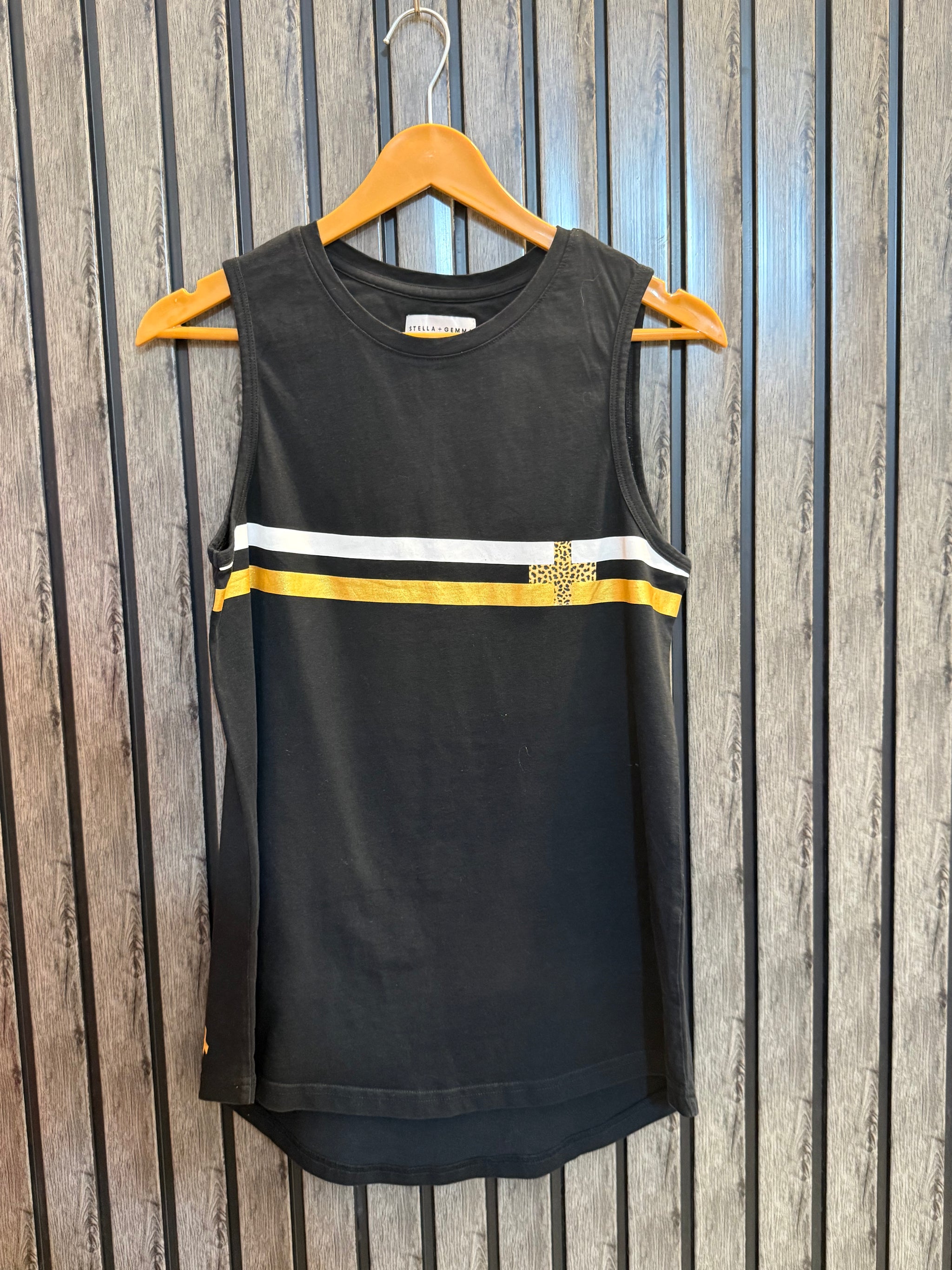 Chest 18  Length 25 To 27 Fashionista Favorite Casual Tee