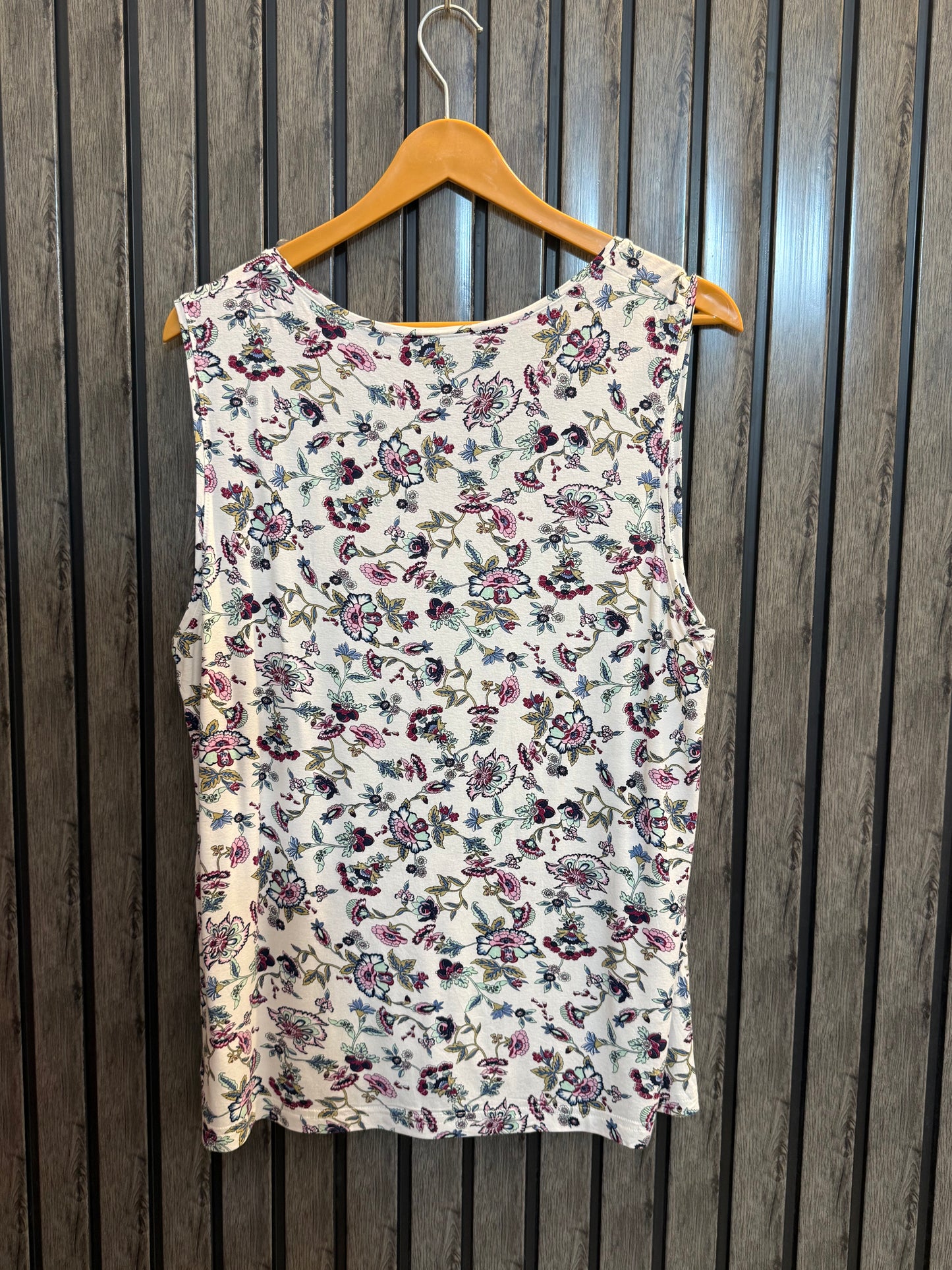 Chest 23  Length 25 Weekend Ready Casual T-Shirt