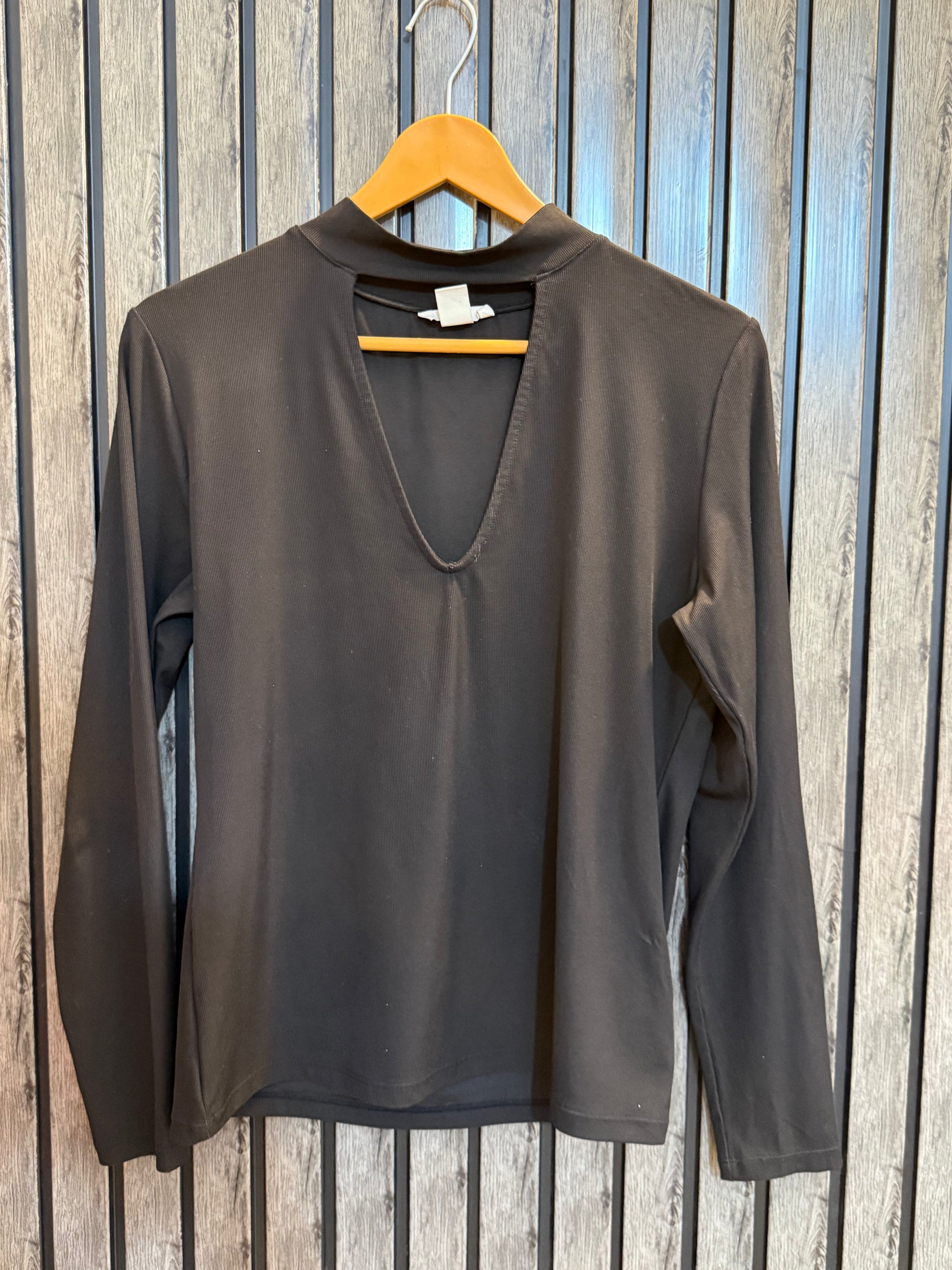 Chest 20  Length 22  Fabric Silk Jersey Branded Ladies New Arrival Top