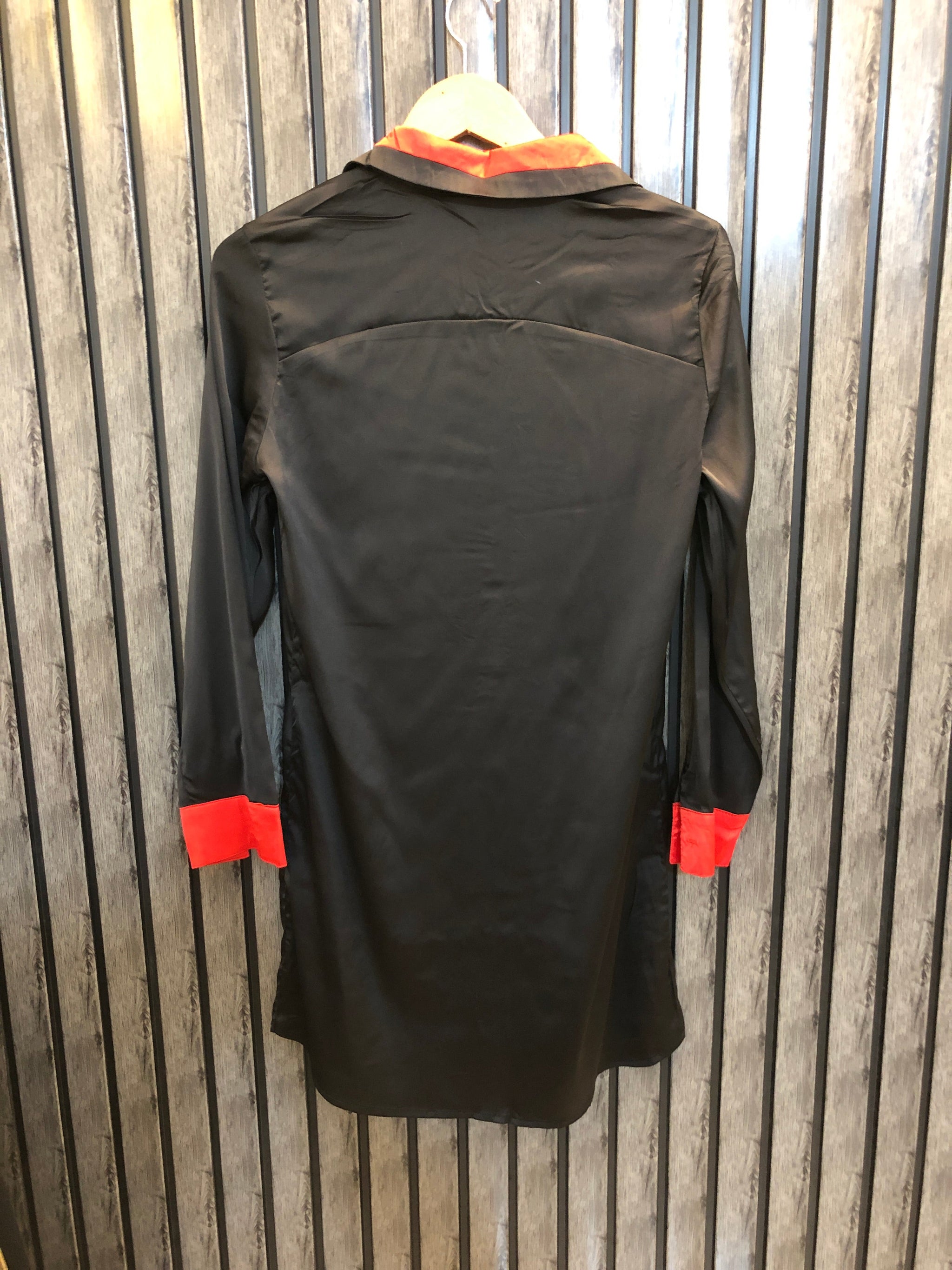 Chest 18  Length 33  Fabric Silk Luxury Western Brand Casual Long Top