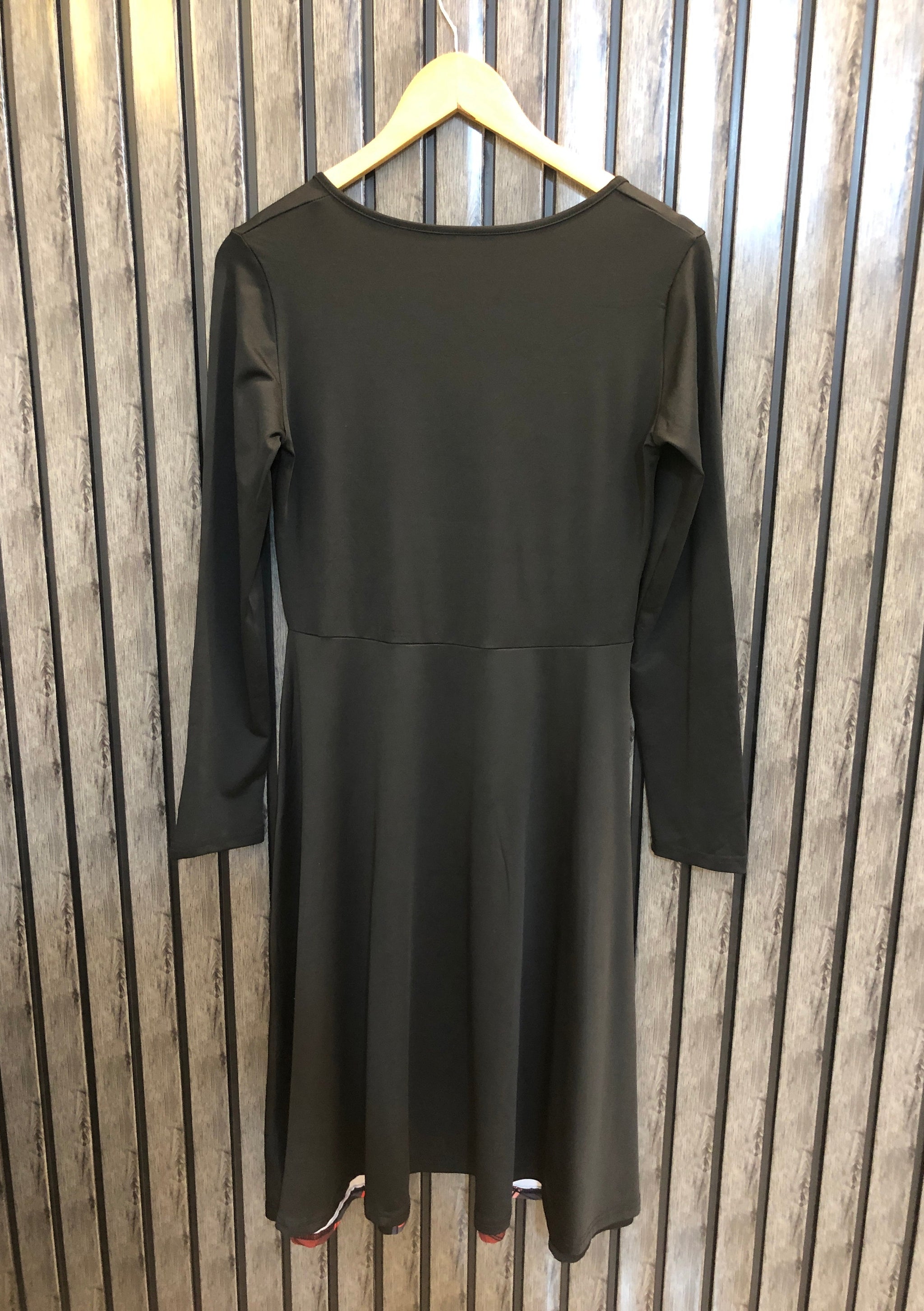 Chest 18  Length 40  Fabric Silk jersy Chic & Stylish Branded Women Long Top