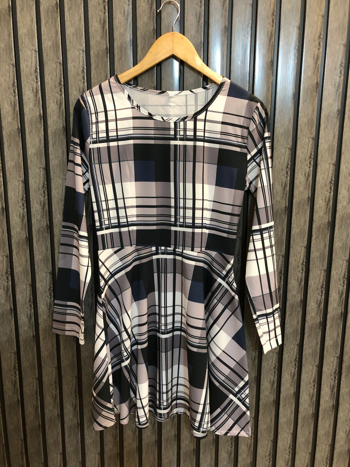 Chest 16.5  Length 33  Fabric Silk Comfortable Fit Western Long Top