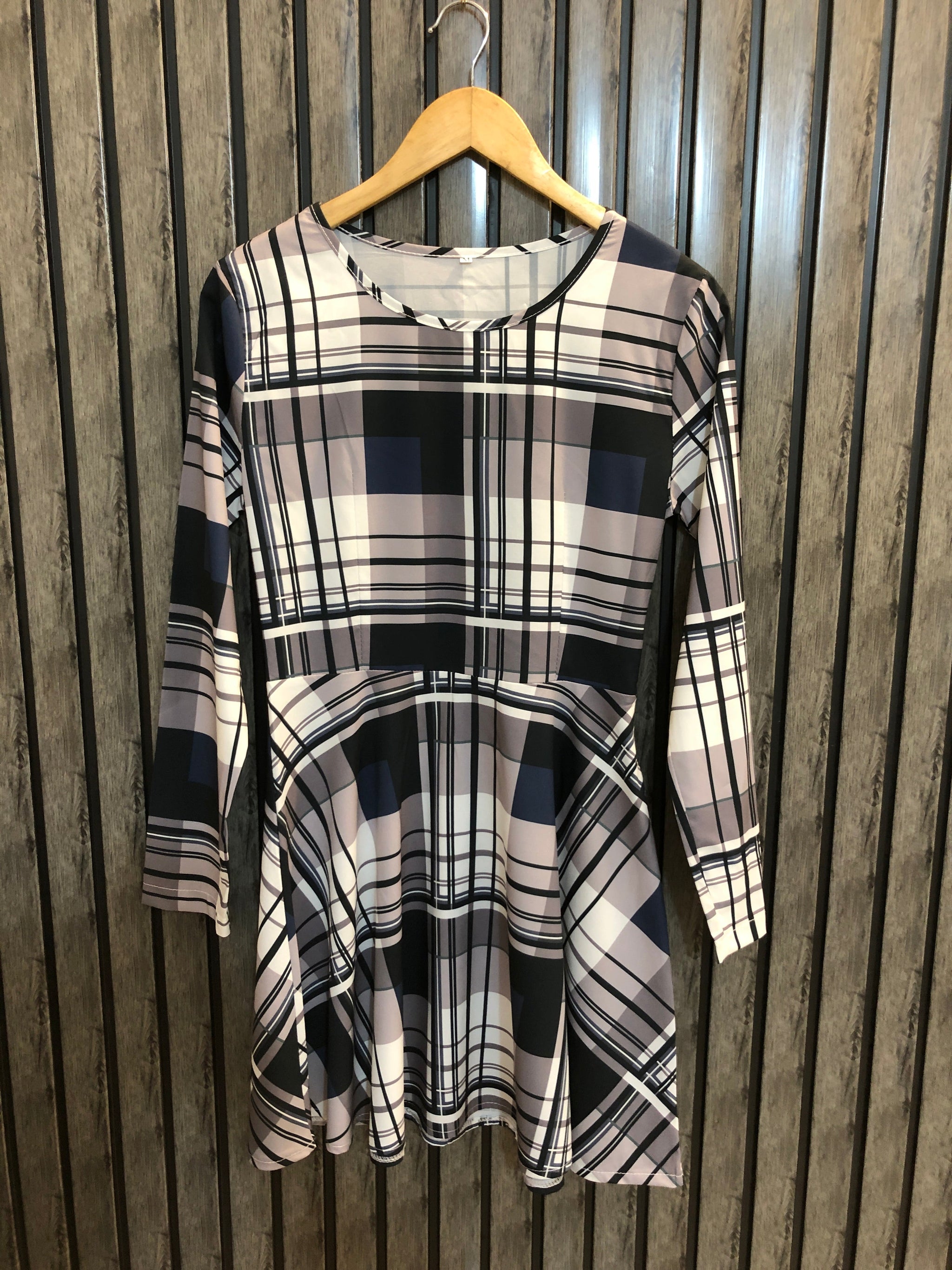 Chest 16.5  Length 33  Fabric Silk Comfortable Fit Western Long Top