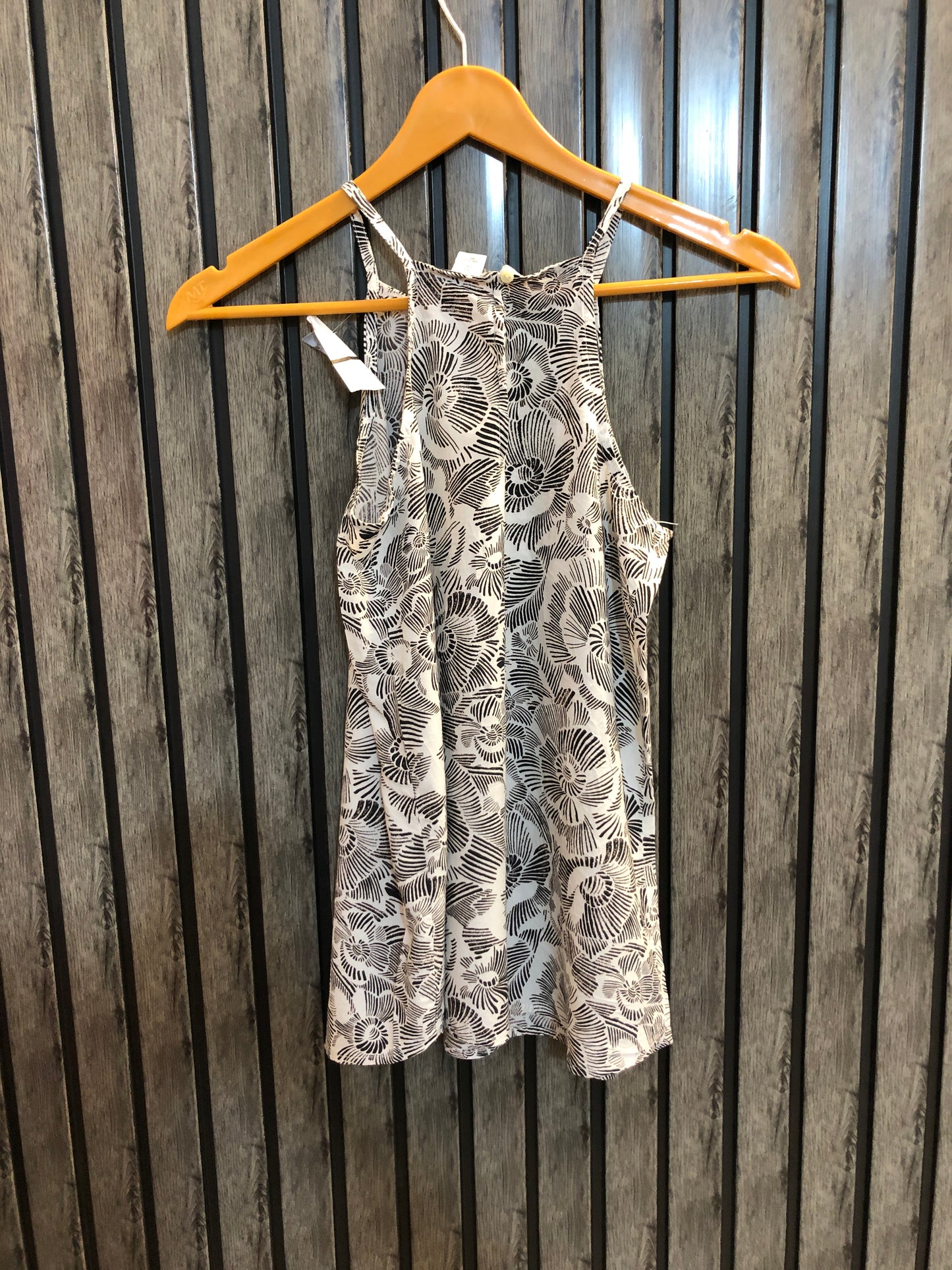 Chest 16  Length 25  Fabric Linen Classic Style Branded Western Women’s Sleeveless Top