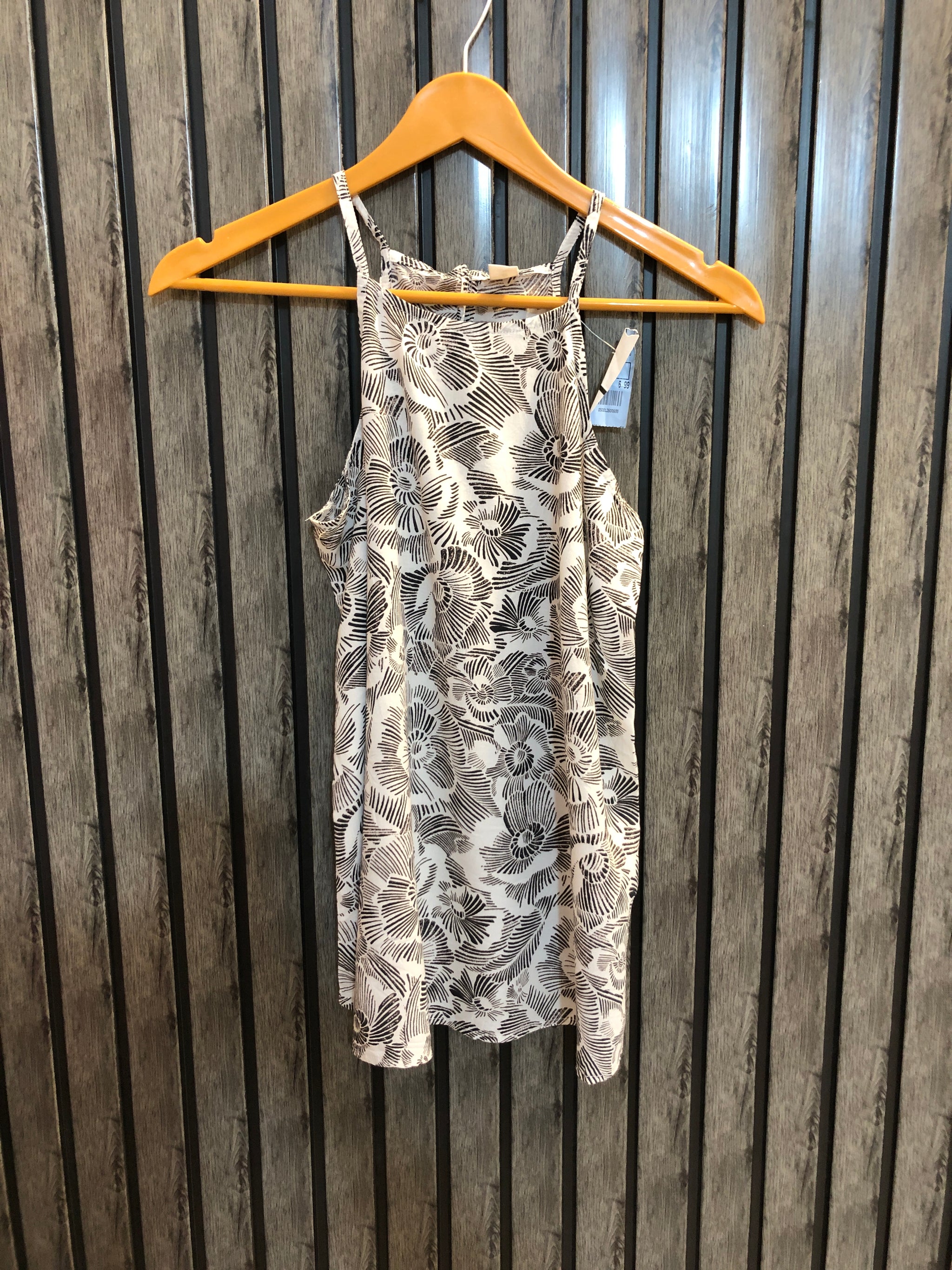 Chest 16  Length 25  Fabric Linen Classic Style Branded Western Women’s Sleeveless Top