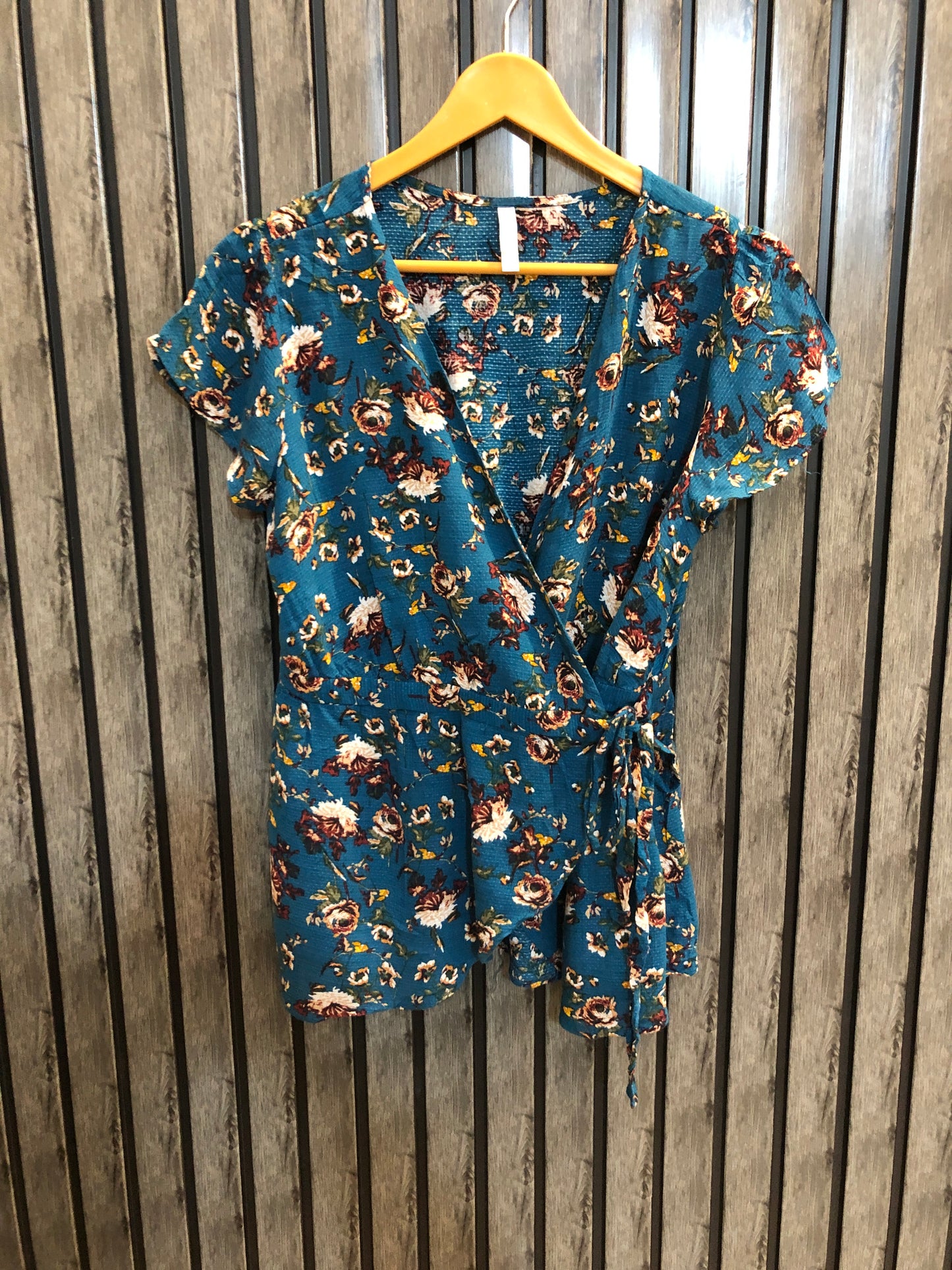 Chest Small  Length 25  Fabric Linen High Quality Imported Western Half Sleeves Ladies Top