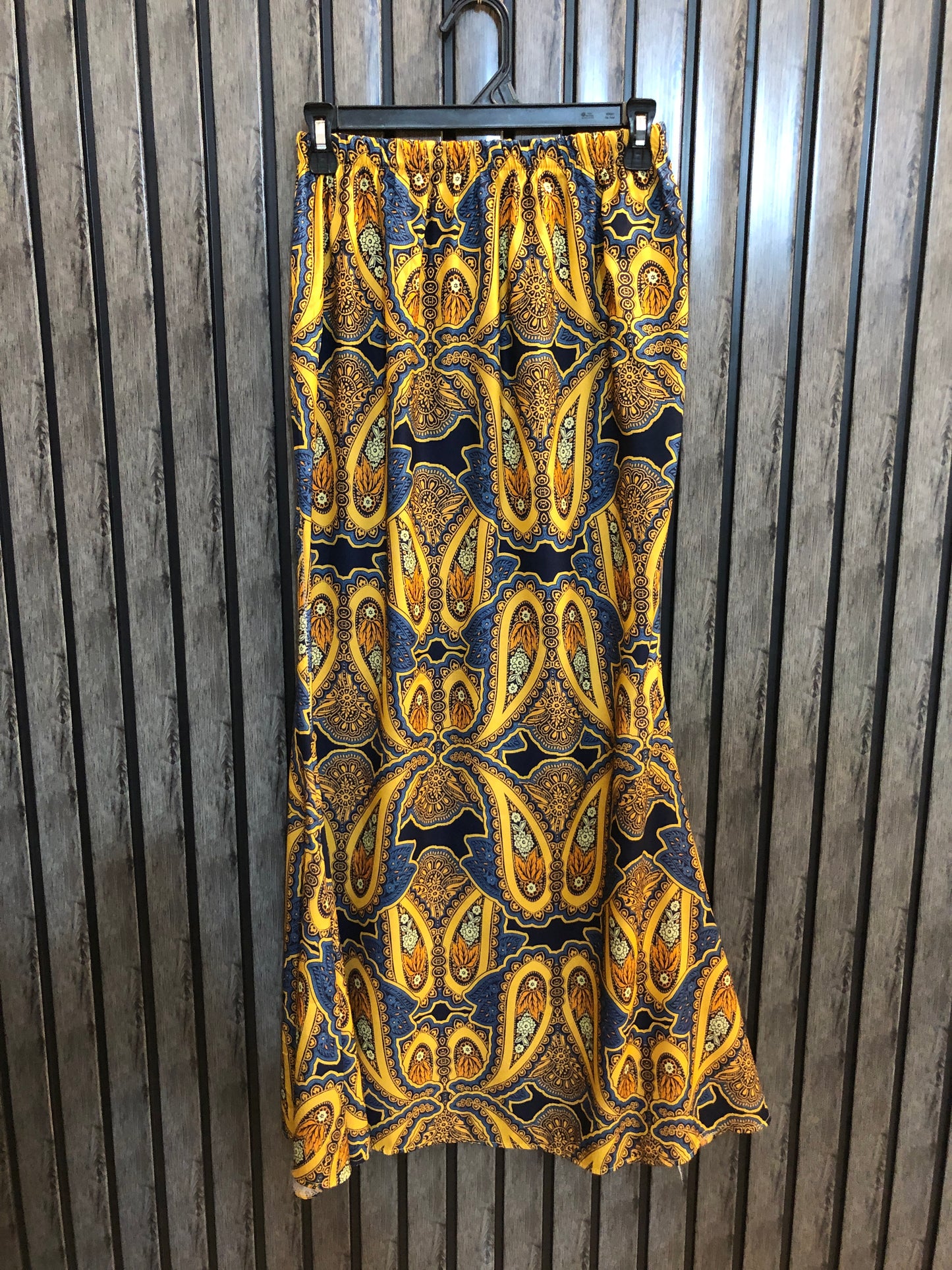 Waist 30   Length 39  Fabric Silk Minimal Style Western Branded Skirt